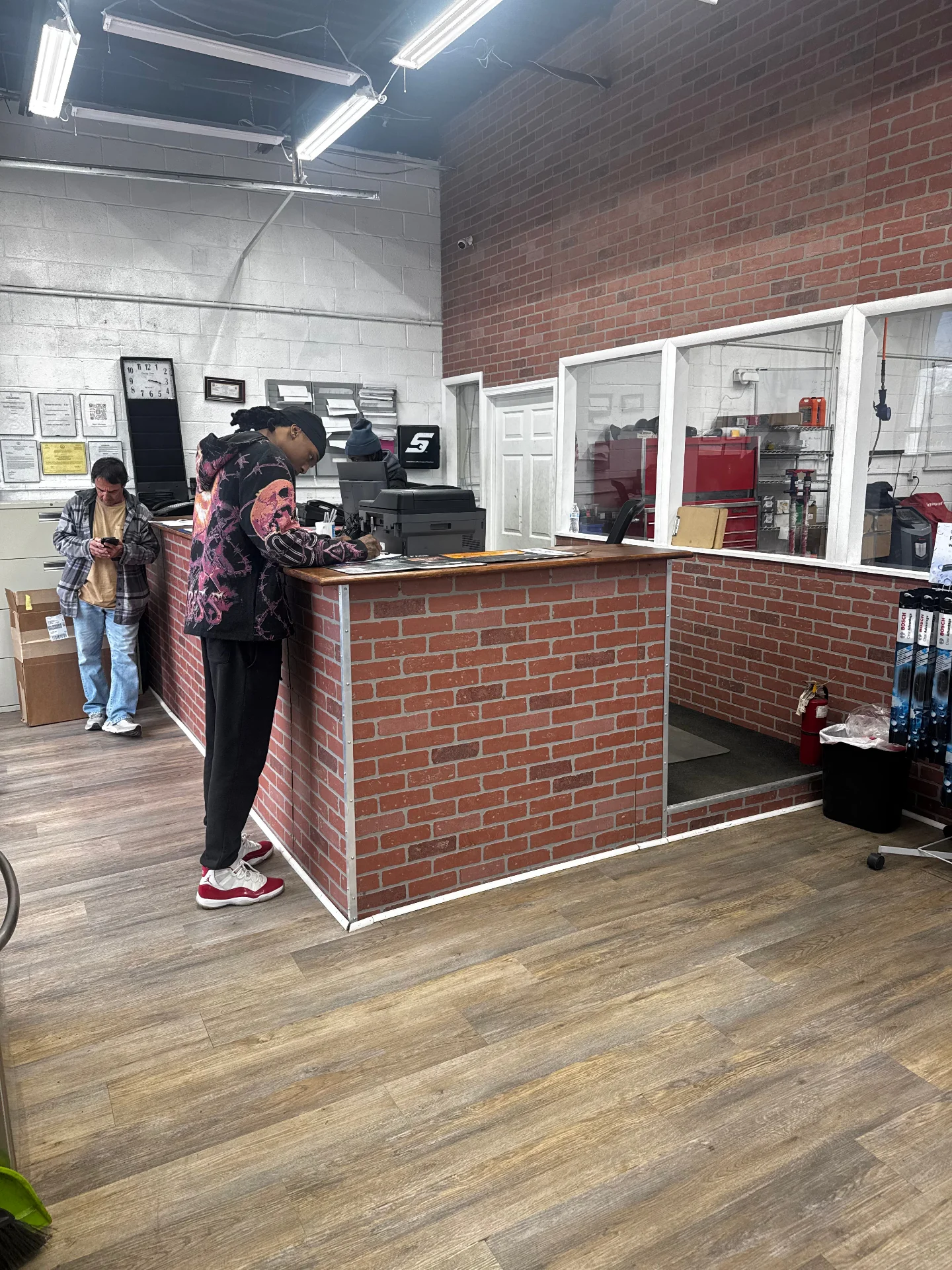 Clean, welcoming waiting room at Beach Auto Repair